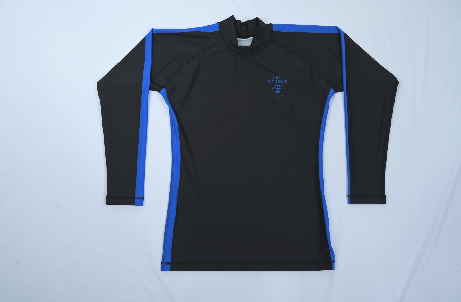 Warrior In The Garden rashguard in Black/Blue